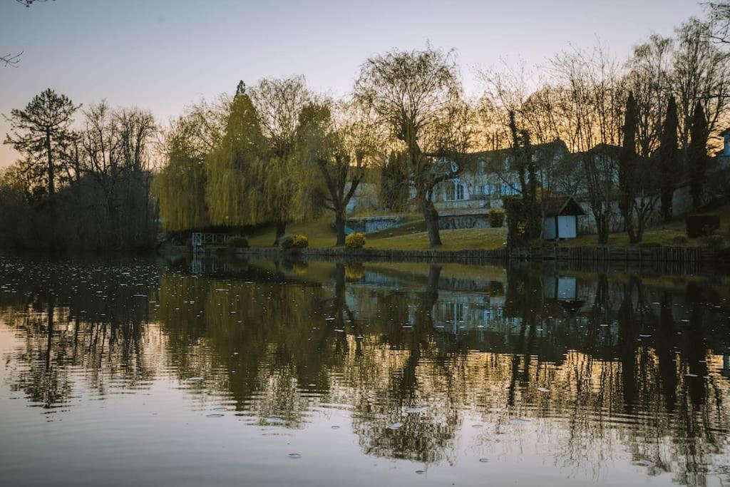 Le Chalet Du Bout Du Monde, En Bord De Riviere ! Grez-sur-Loing Luaran gambar