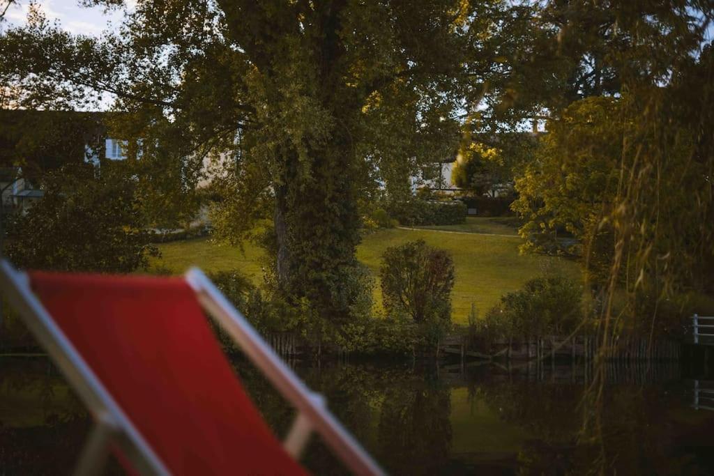 Le Chalet Du Bout Du Monde, En Bord De Riviere ! Grez-sur-Loing Luaran gambar